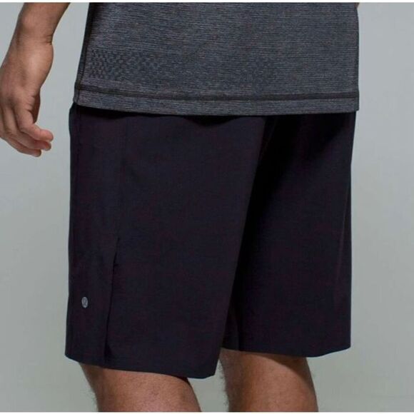 Lululemon Assert Short Black Stretch Size Large Workout gym Athletic - Picture 2 of 5